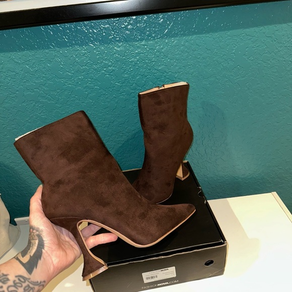 Fashion Nova Chocolate Heeled Boots - Picture 2 of 3